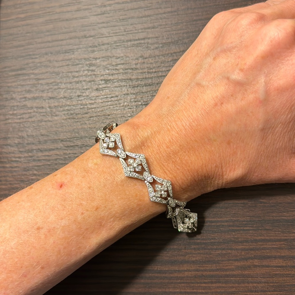 Sparkly silver bracelet with Cz embellishments